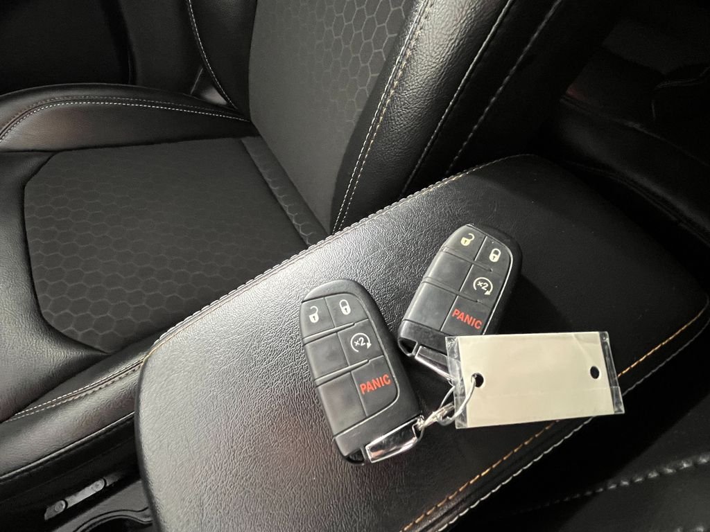 Used 2020 White Jeep Latitude image 30