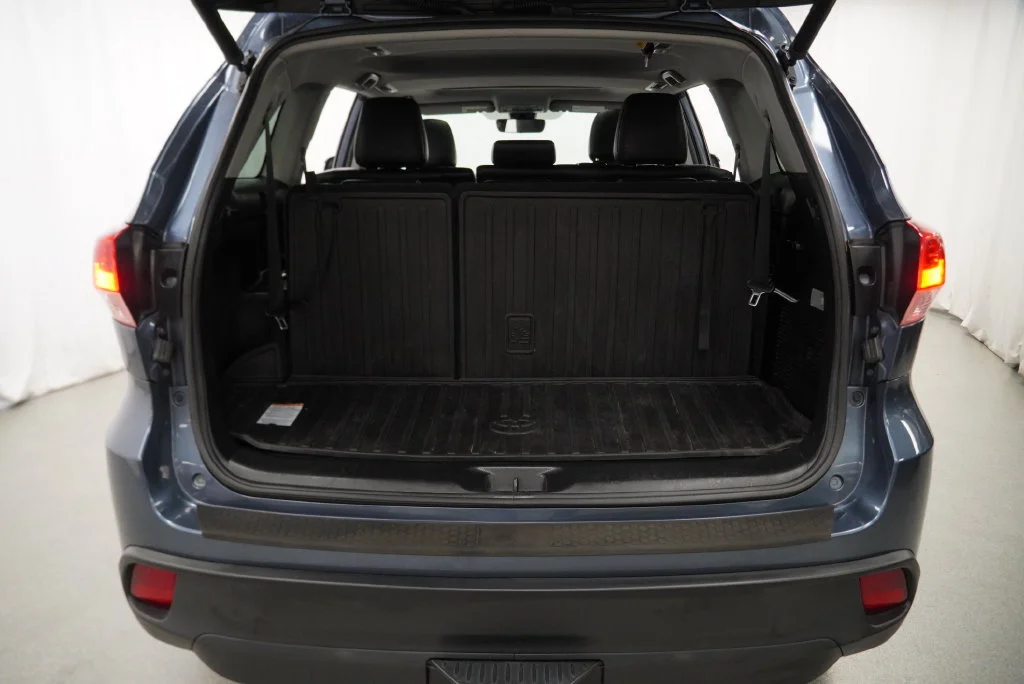 Used 2019 Blue Toyota XLE image 37