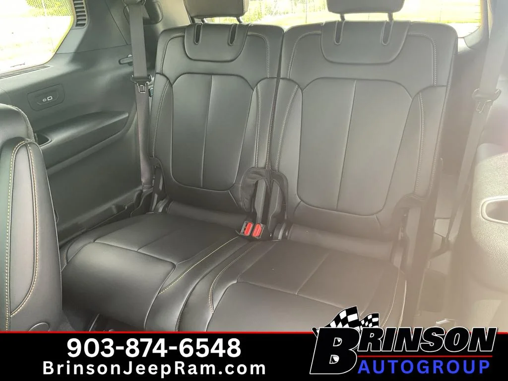New 2026 Diamond Black Crystal Pearl-Coat Exterior Paint Jeep 85th Anniversary Edition image 6