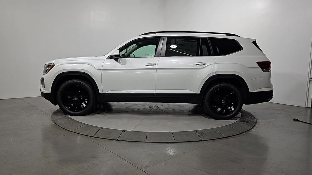 New 2026 White/off-white Volkswagen SE w/Technology image 2