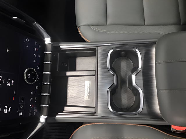 2025 GMC Acadia AT4 - Photo 17