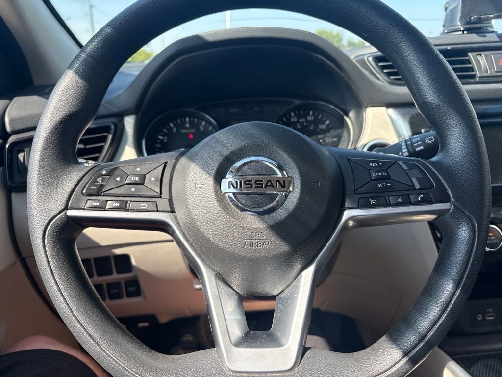 Used 2020 Magnetic Black Pearl Nissan SV image 15
