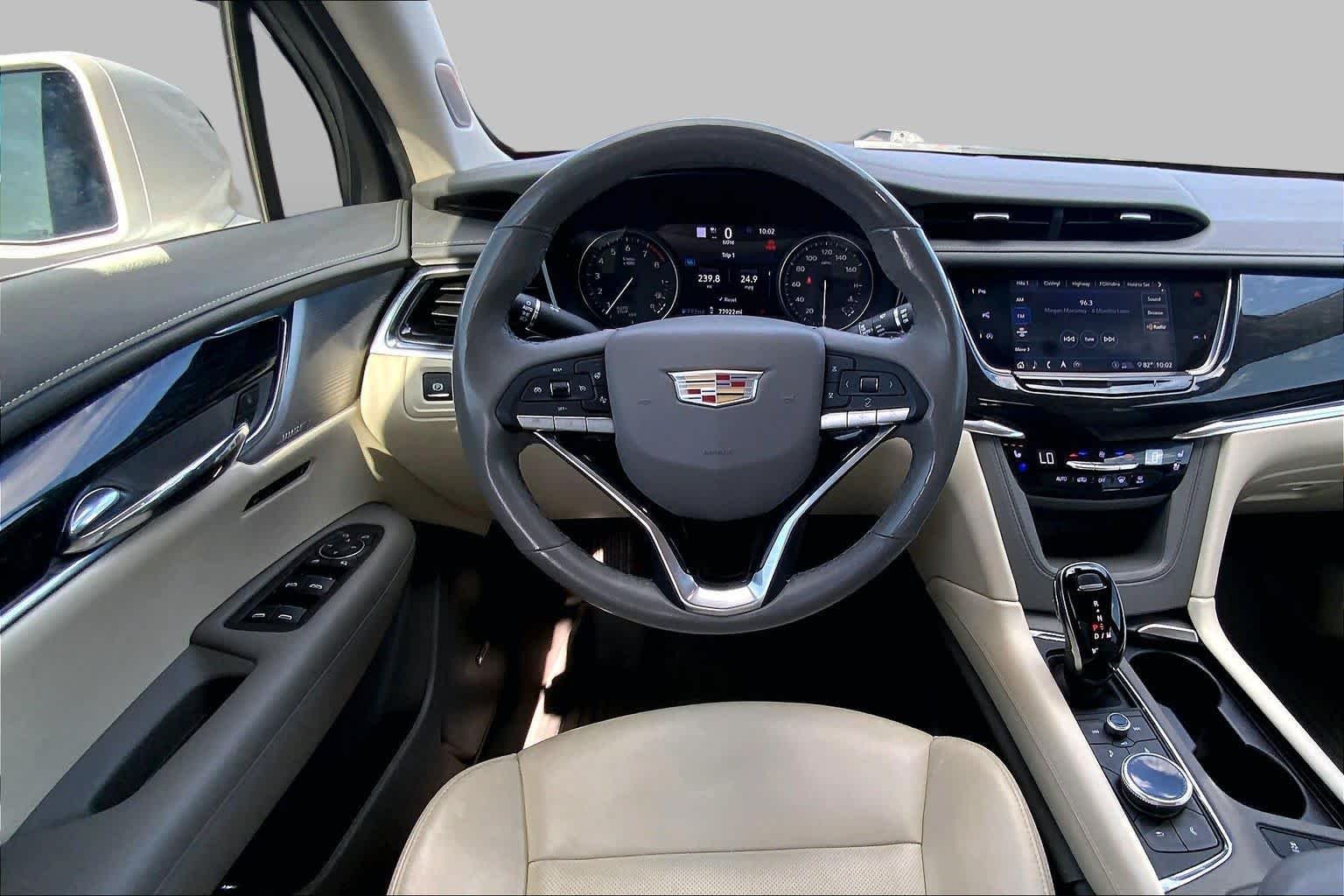 Pre-Owned 2020 Cadillac XT6 FWD Premium Luxury