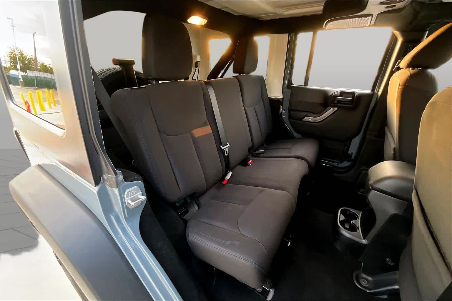 Used 2015 Anvil Clearcoat Jeep Sport image 21