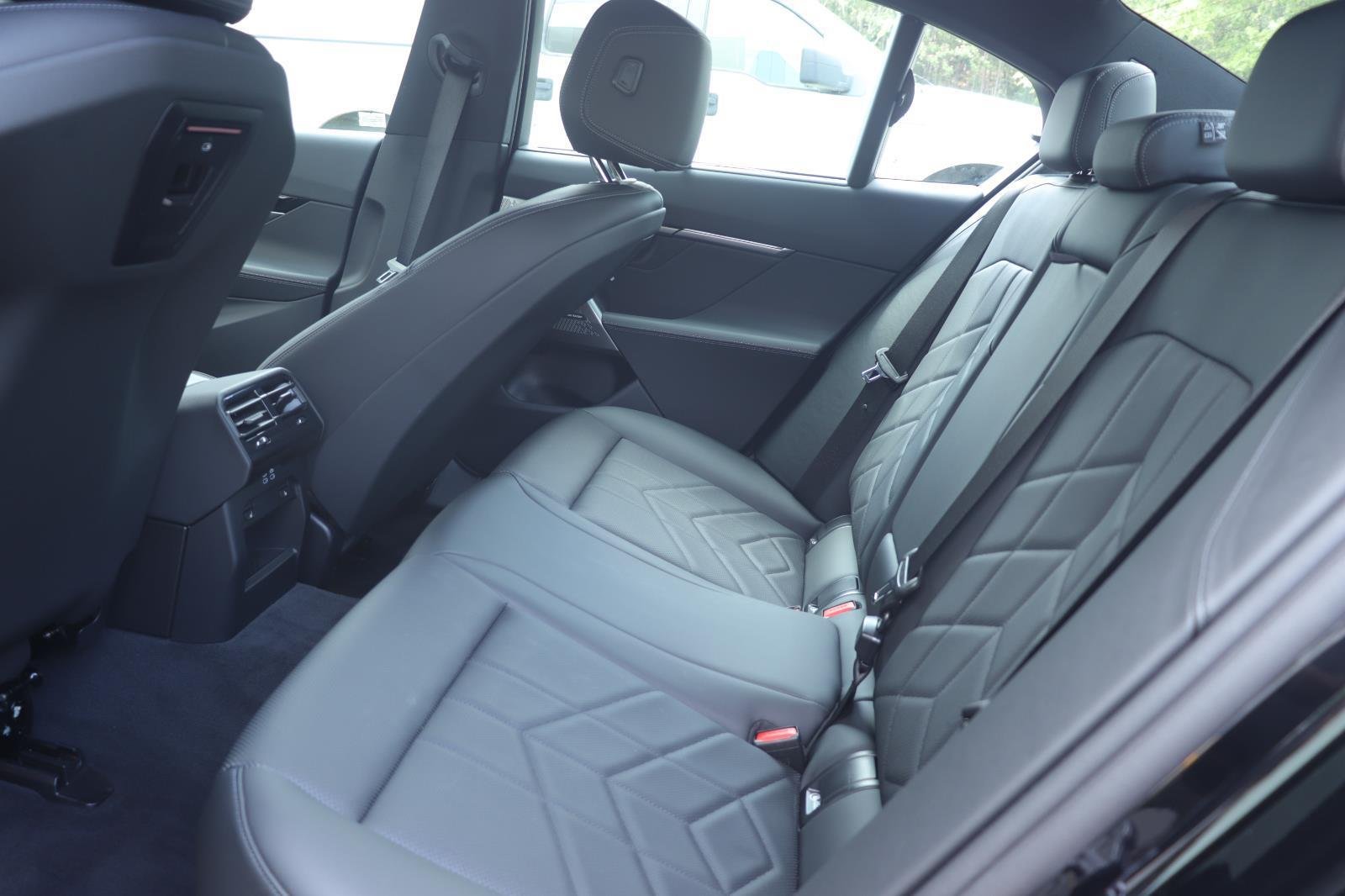 Used 2025 Black Sapphire Metallic BMW 530i xDrive image 13