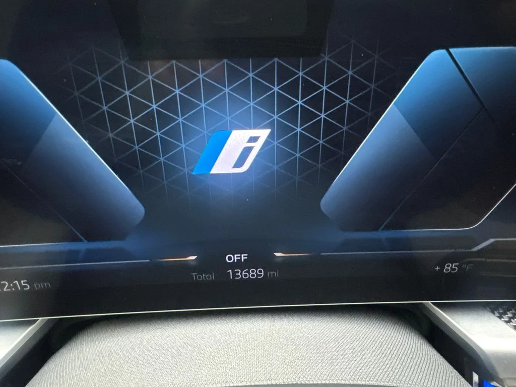 Used 2023 Red BMW xDrive60 image 59