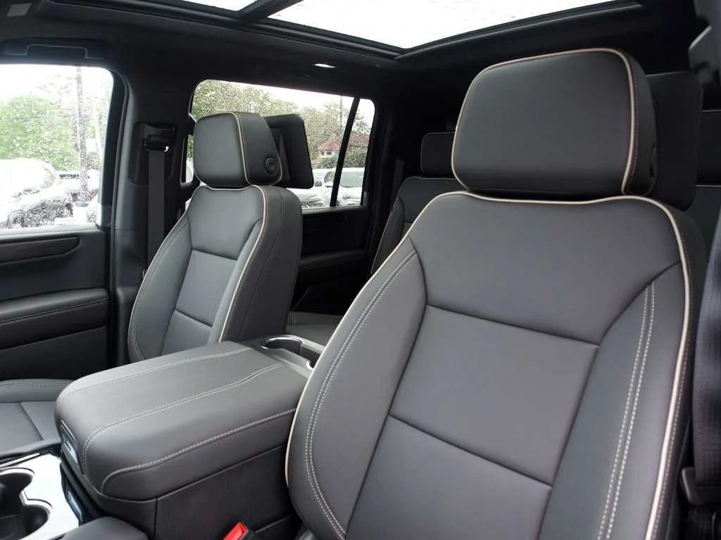 New 2026 Onyx Black GMC Elevation image 11