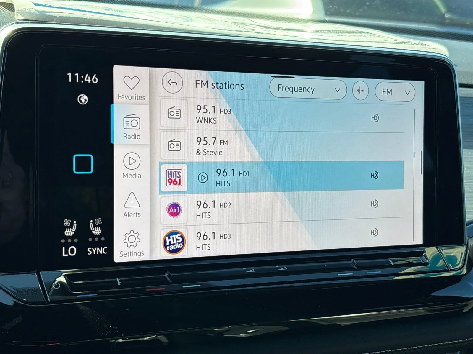 New 2026 Deep Black Pearl Volkswagen 2.0T SE w/Technology image 23