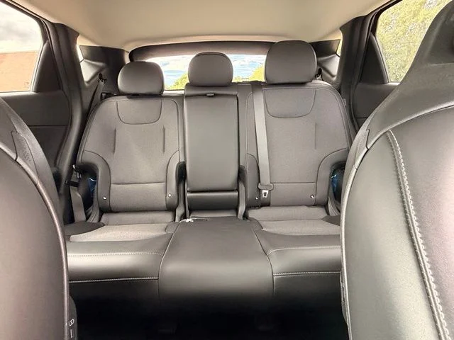 Certified Used 2025 Black Kia Light image 16