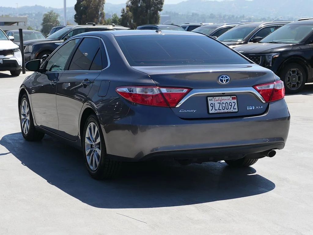 Used 2017 Gray Toyota XLE image 6