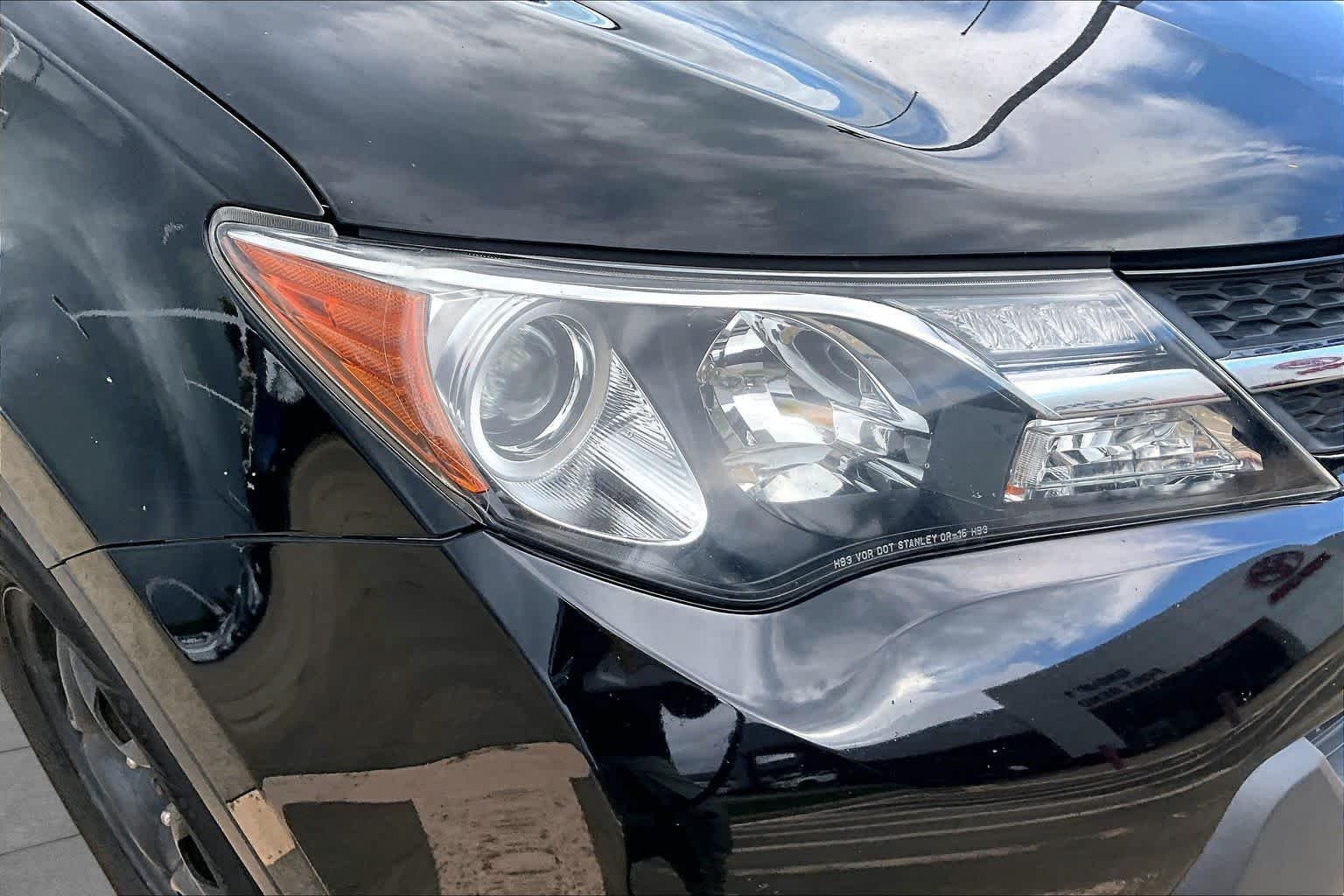 Used 2015 Black Toyota LE image 28