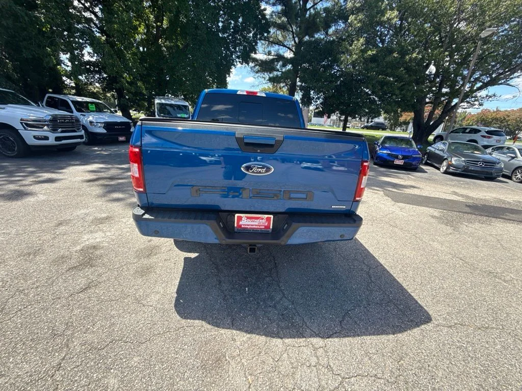 Used 2018 Blue Ford XLT image 4