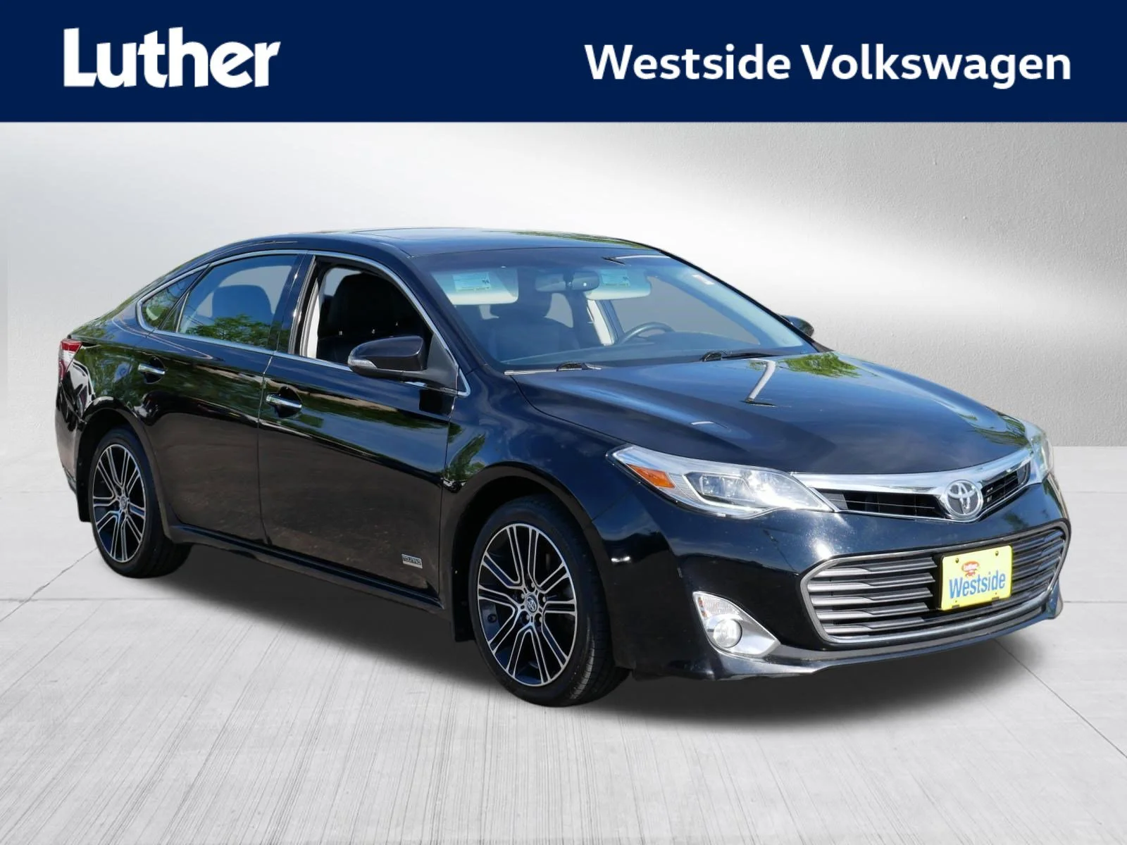 2015 Toyota Avalon XLE's photo