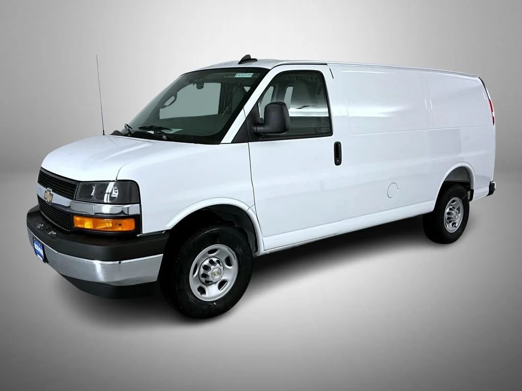 2025 Chevrolet Express 3500 Work Van HD's photo