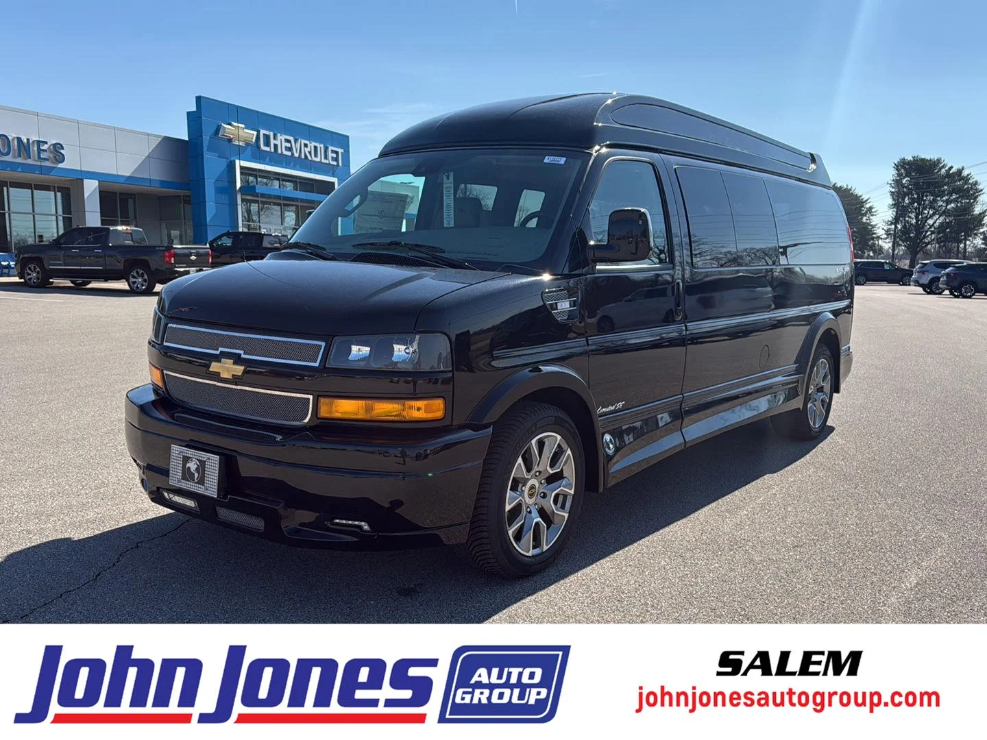 2026 Chevrolet Express 2500 Extended Work Van HD's photo