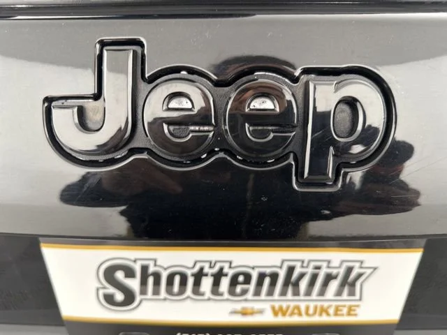 Used 2021 Black Jeep Altitude image 36