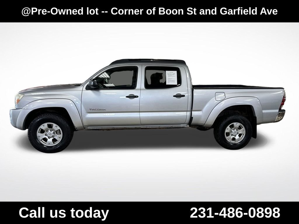 Used 2009 Silver Toyota Base image 2