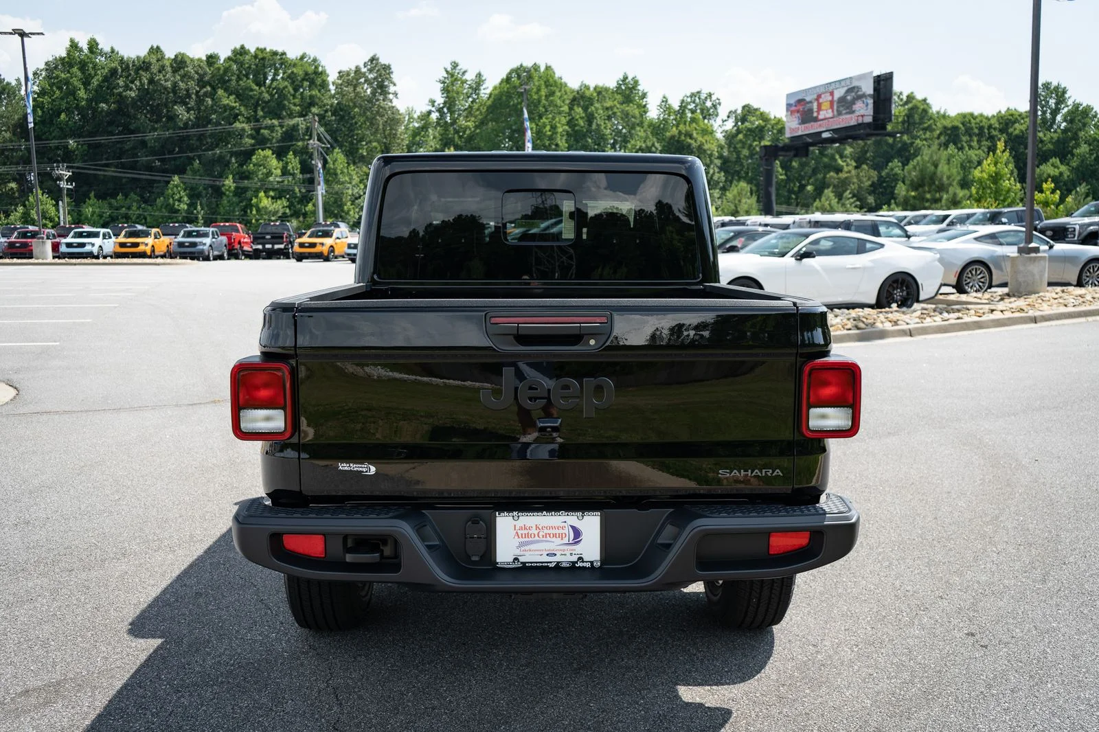 New 2026 Black Clear-Coat Exterior Paint Jeep Sahara image 8