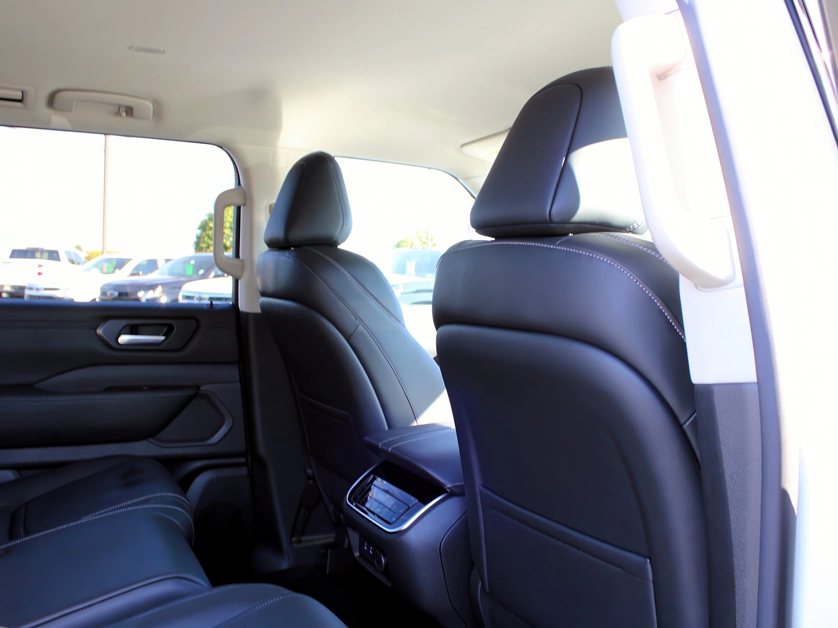 2026 Nissan Armada SV - Photo 27