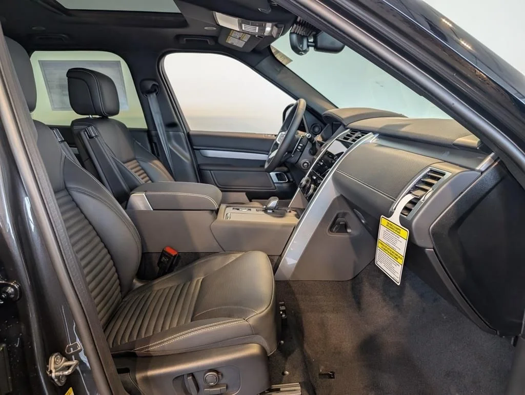 New 2026 Carpathian Grey Land Rover  image 34