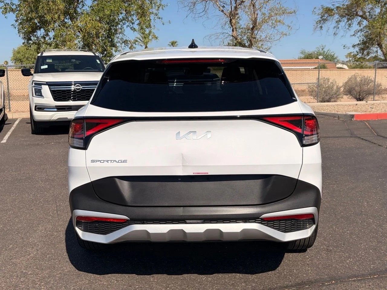 Used 2025 Glacial White Pearl Kia EX image 4
