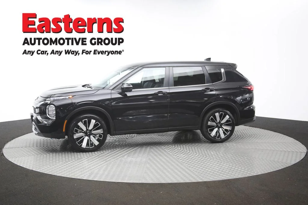 Used 2025 Black Mitsubishi SE image 59