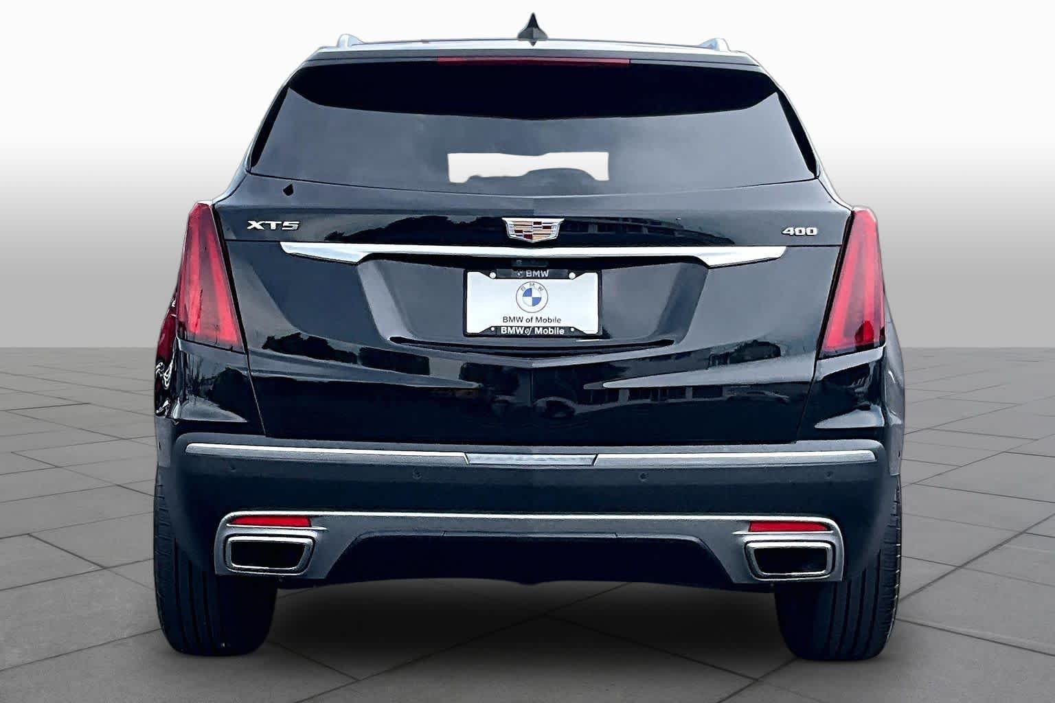 Pre-Owned 2023 Cadillac XT5 FWD Premium Luxury
