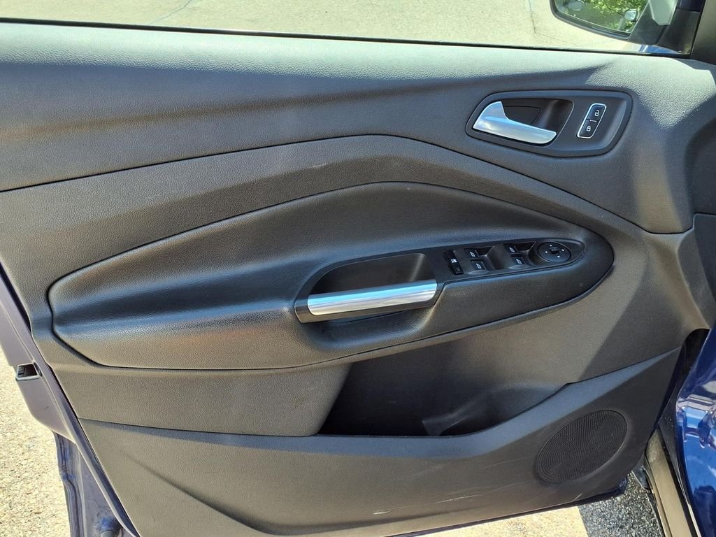 Used 2014 Blue Ford SE image 12