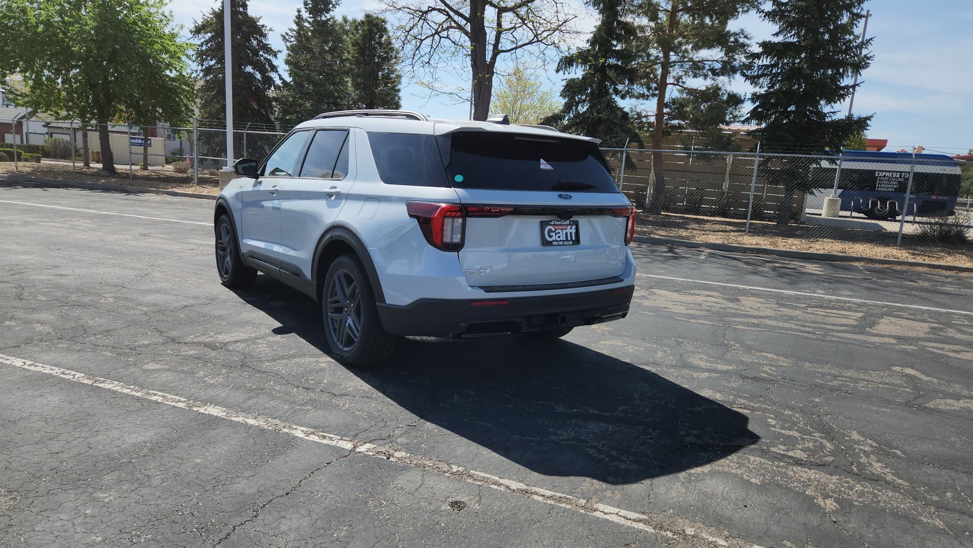 2026 Ford Explorer ST-Line - Photo 9