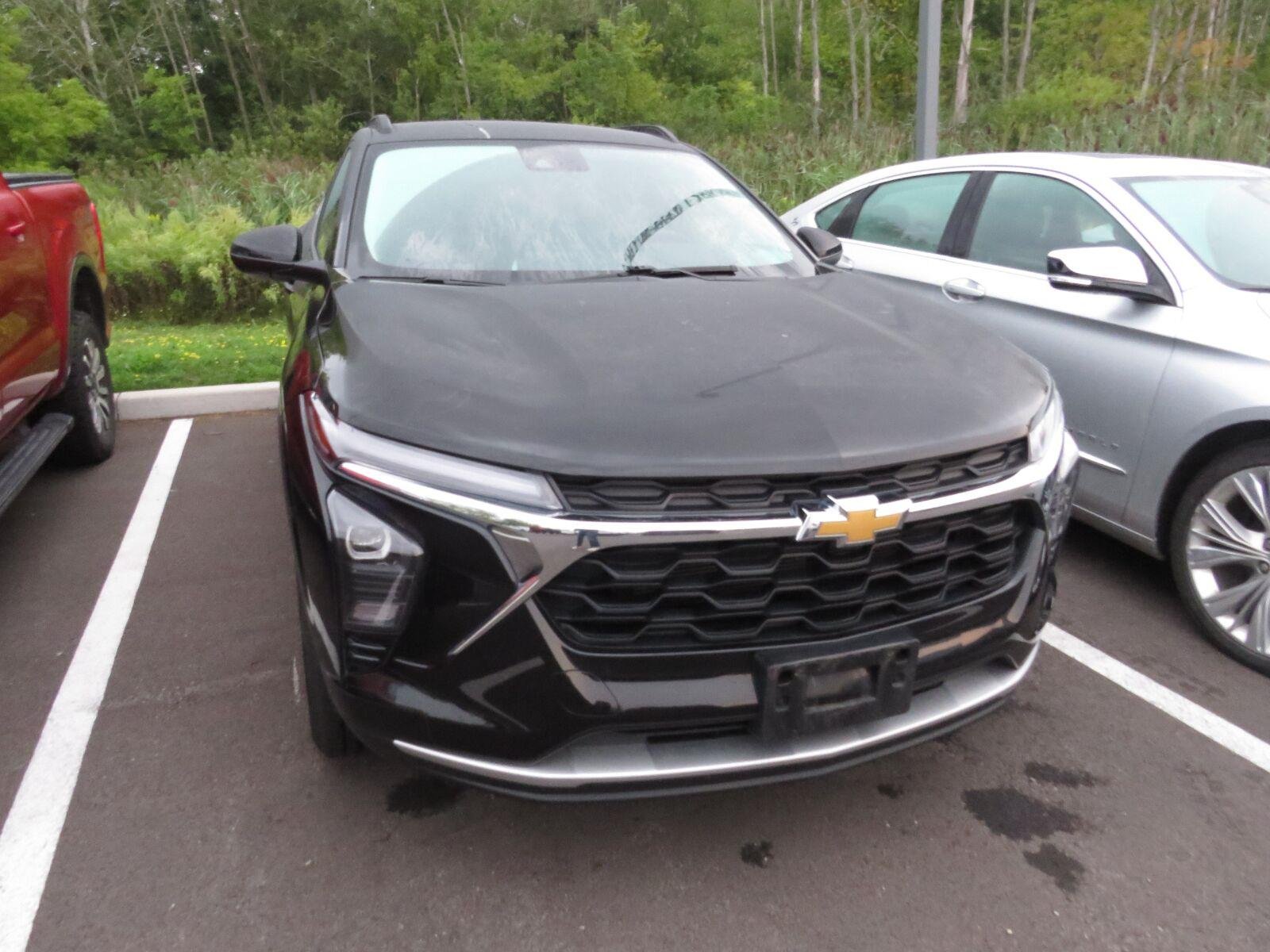 Used 2024 MOSAIC BLACK METALLIC CHEVROLET TRUCK  image 3