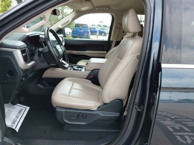 Used 2024 Blue Metallic Ford XLT image 3