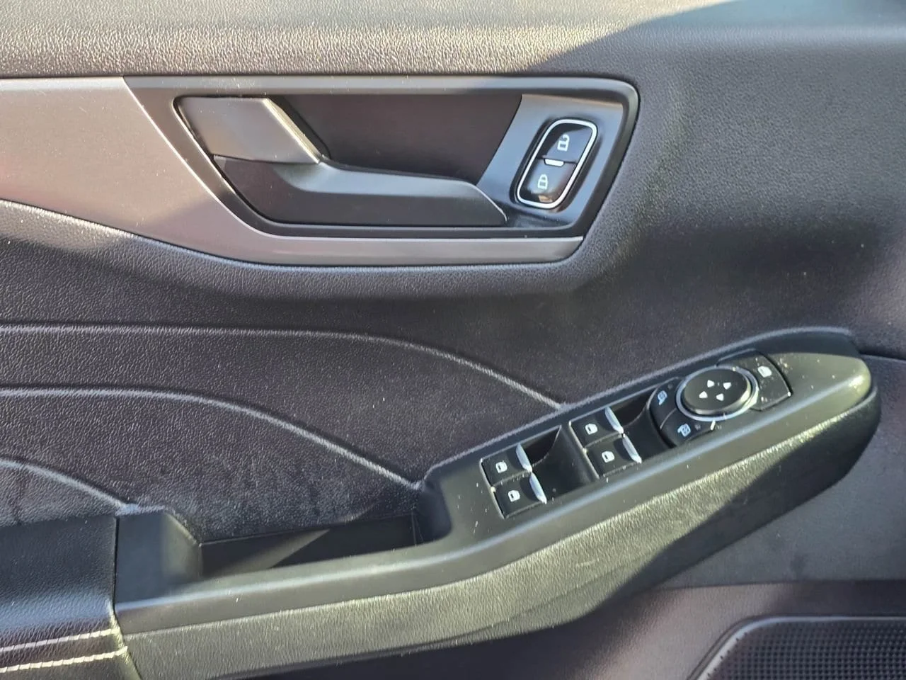 Used 2023 White Ford Active image 8