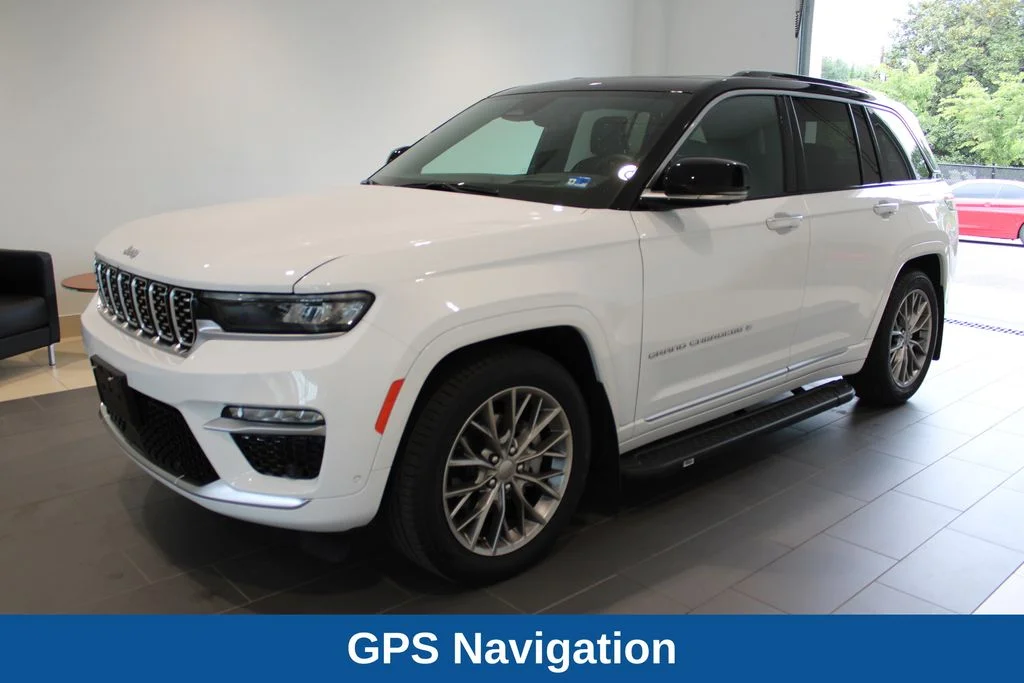 Used 2025 White Jeep Summit image 13