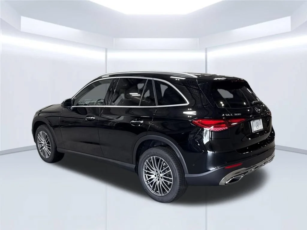 New 2026 Black Mercedes-Benz GLC 300 image 3