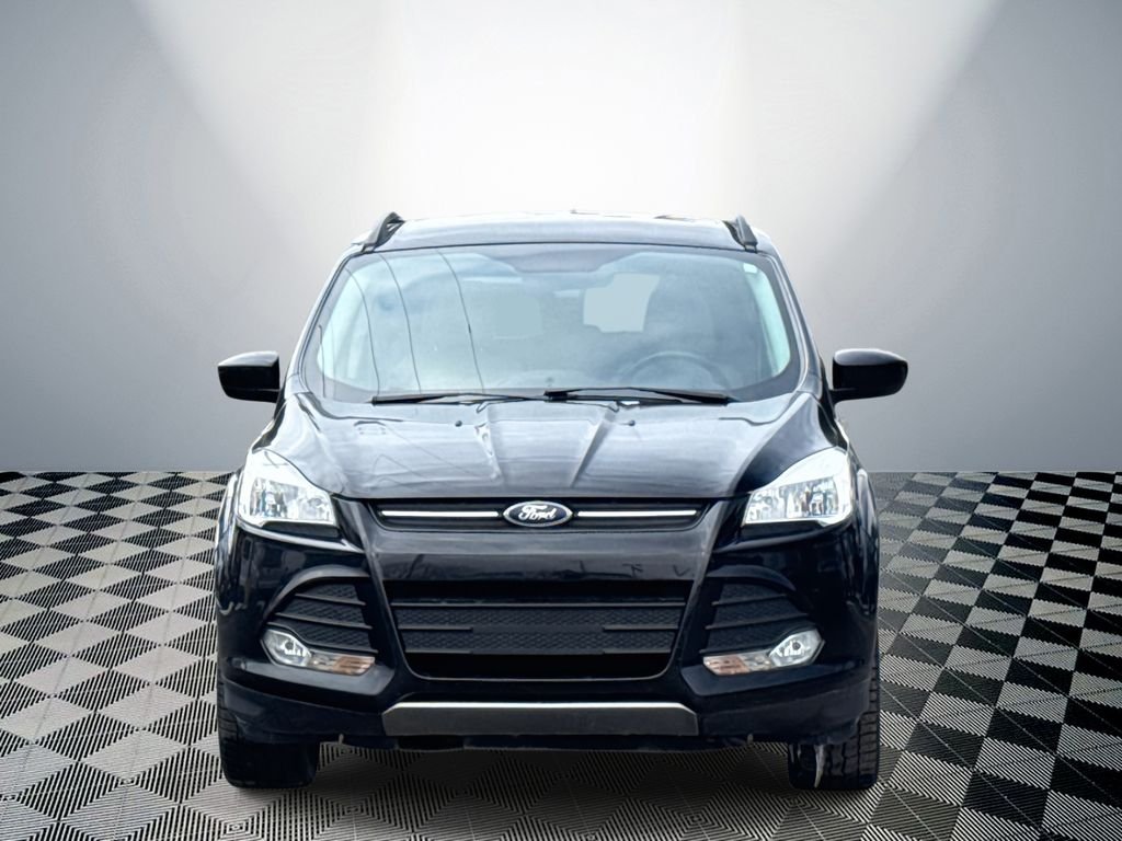 Used 2016 Ford Escape SE with VIN 1FMCU9GX8GUB13816 for sale in Pinckney, MI