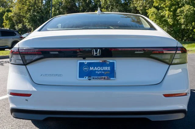 Used 2024 White Honda EX image 7