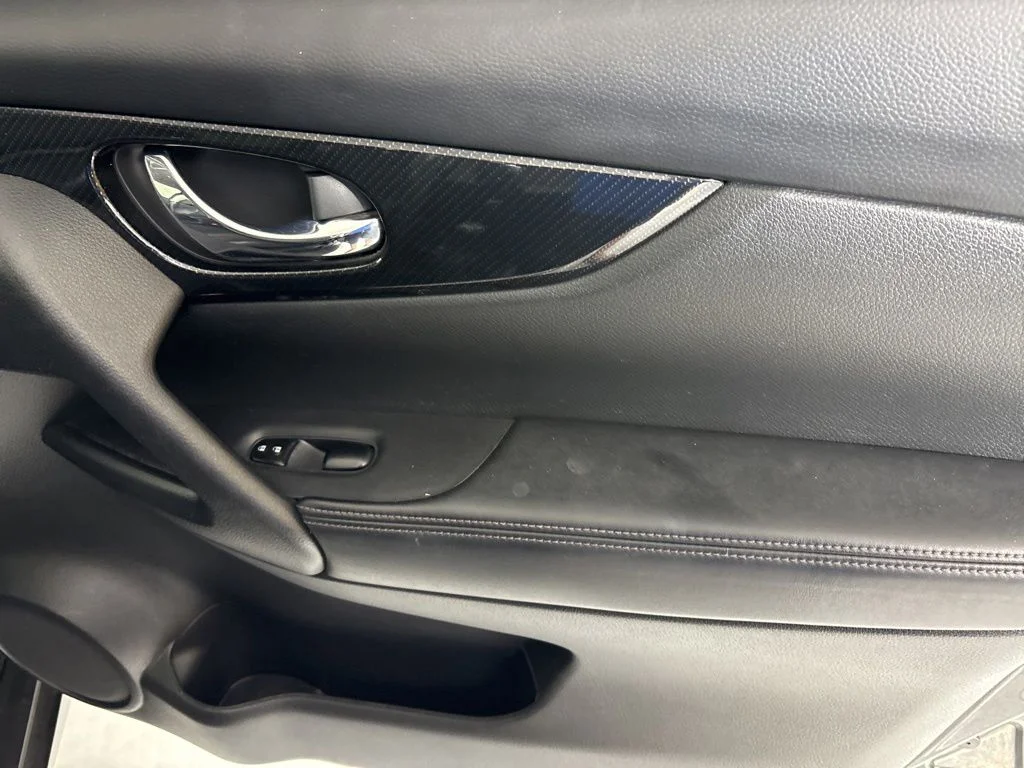 Used 2019 Black Nissan SL image 15