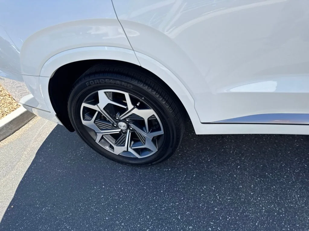 Used 2022 White Hyundai Calligraphy image 19