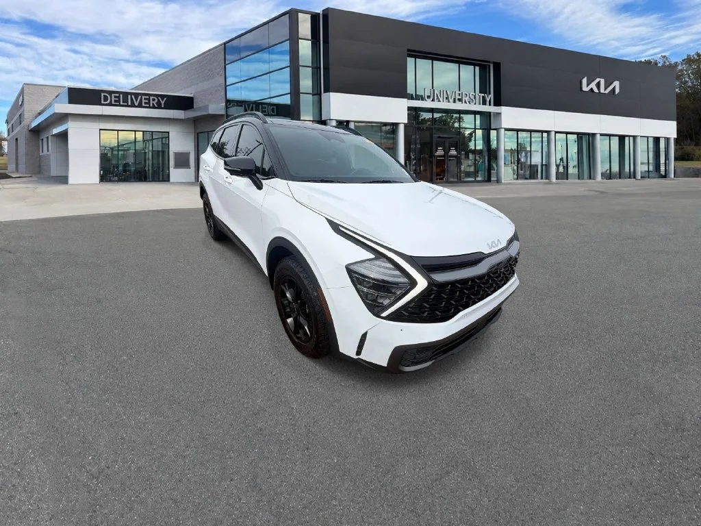 Used 2023 White Kia X-Pro Prestige image 1