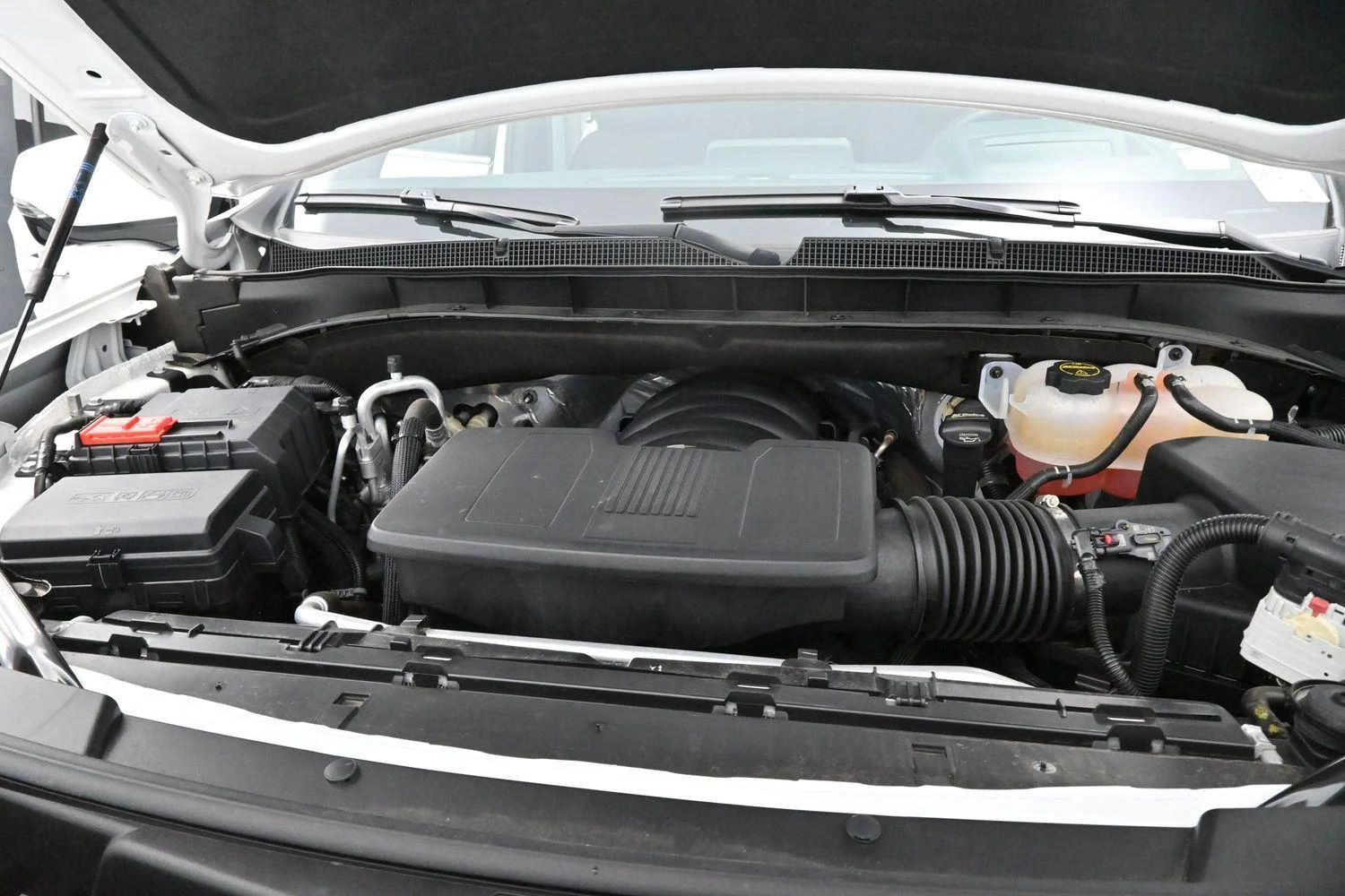 Used 2024 Iridescent Pearl Tricoat Chevrolet High Country image 37