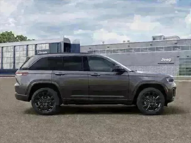New 2026 Baltic Gray Metallic Clear-Coat Exterior Paint Jeep Limited image 57