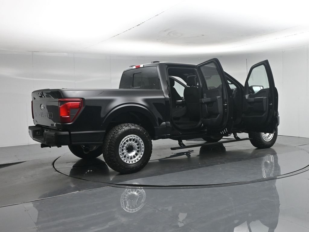 Used 2025 Black Ford XLT image 5