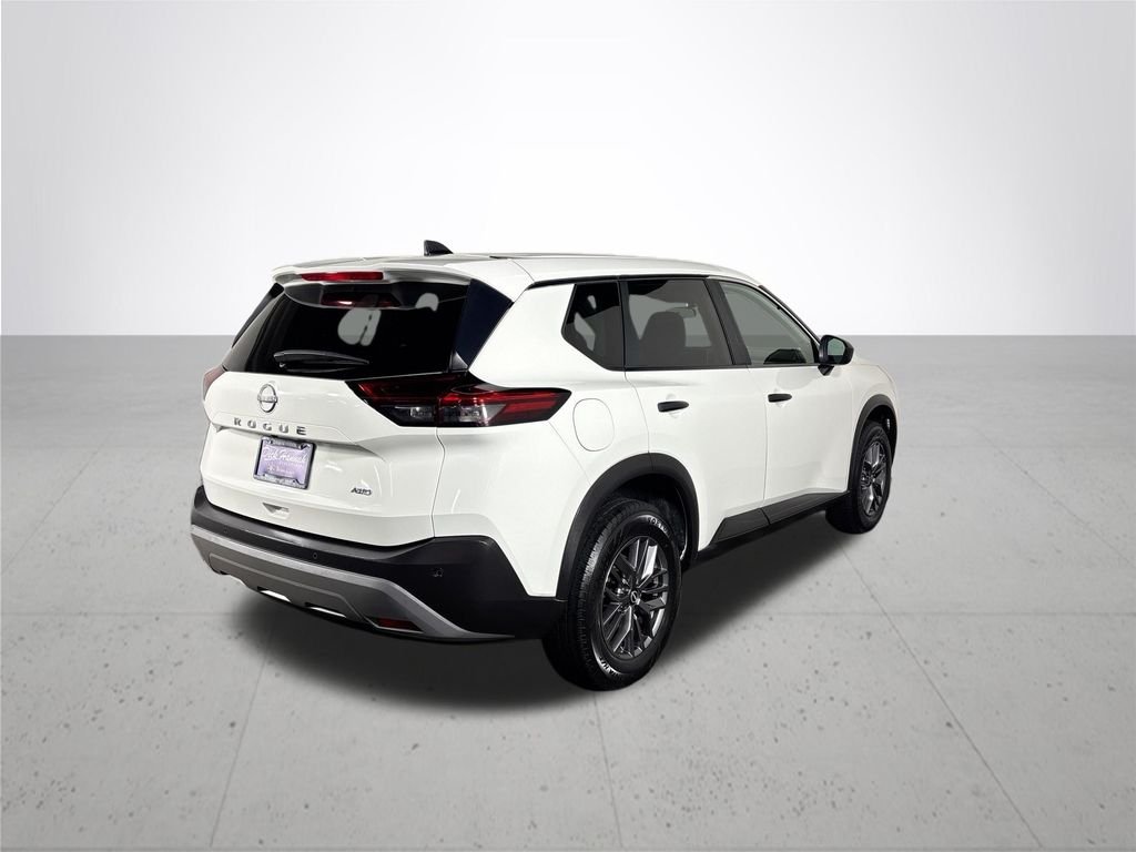 Used 2023 Glacier White Nissan S image 6