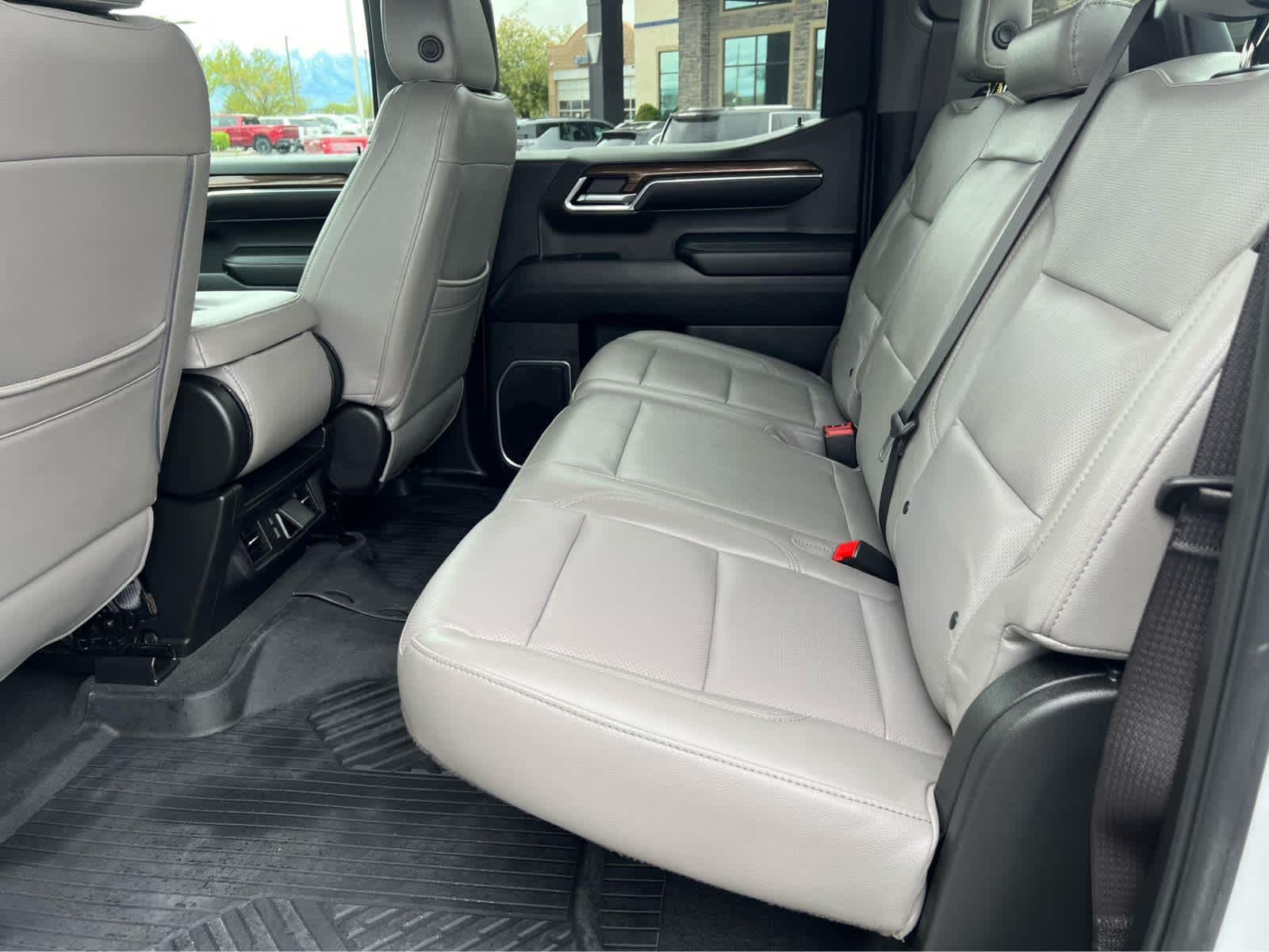 Used 2024 Summit White Chevrolet LT image 31