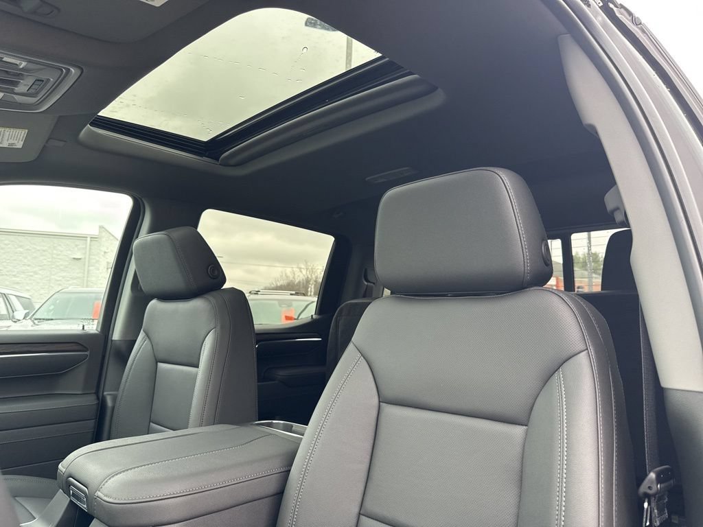 2026 GMC Sierra 1500 SLT - Photo 9