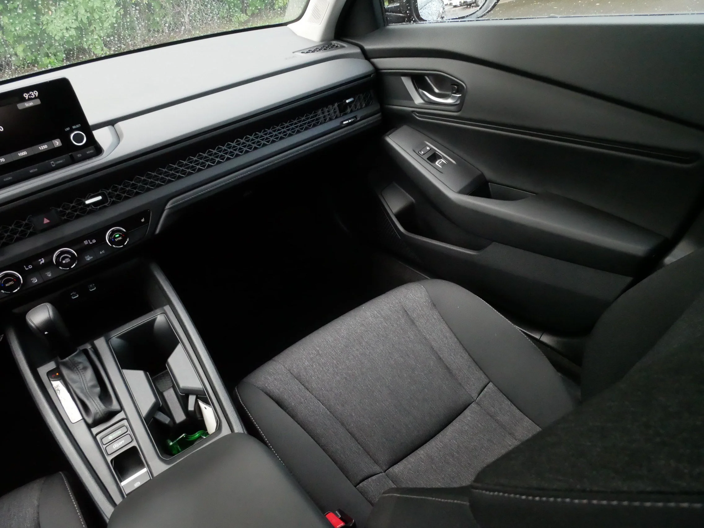 2025 Honda Accord SE - Photo 11