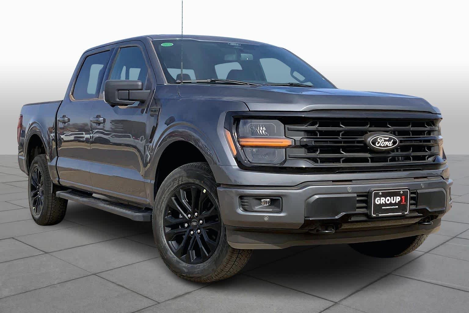 New 2026 Carbonized Gray Metallic Ford XLT image 2