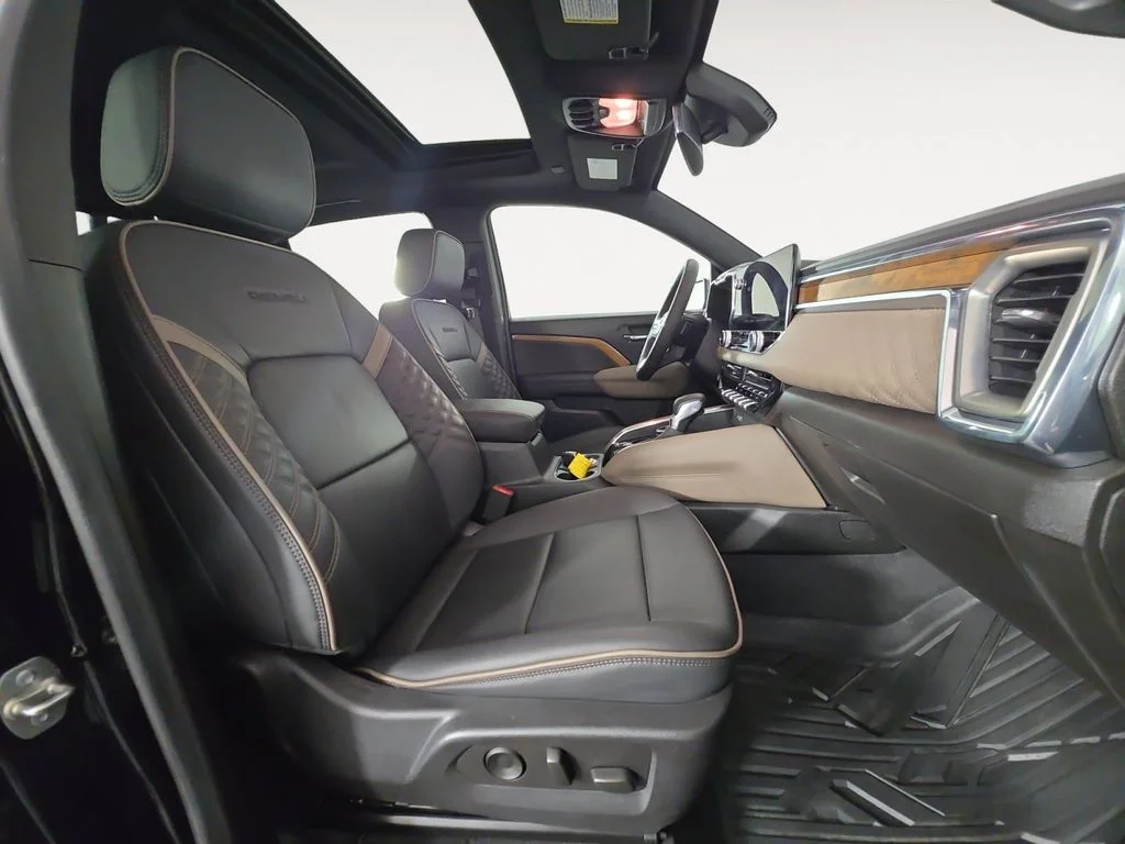 Used 2024 Black GMC Denali image 16