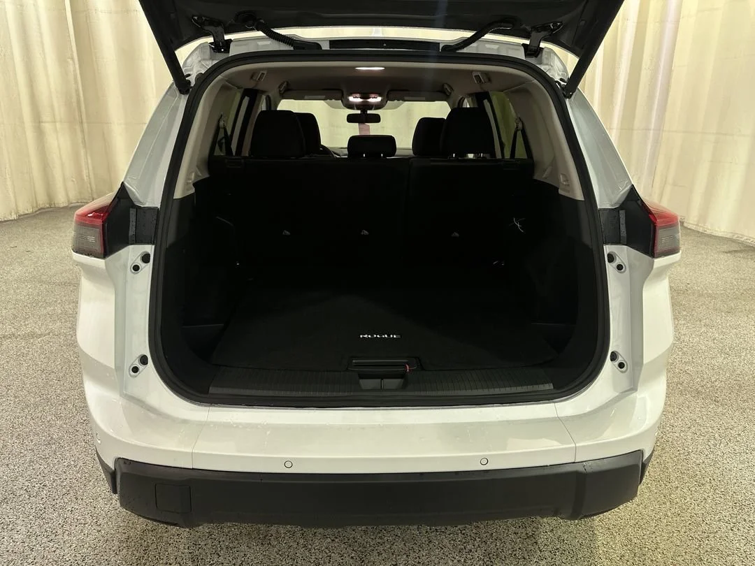 2026 Nissan Rogue SV - Photo 16