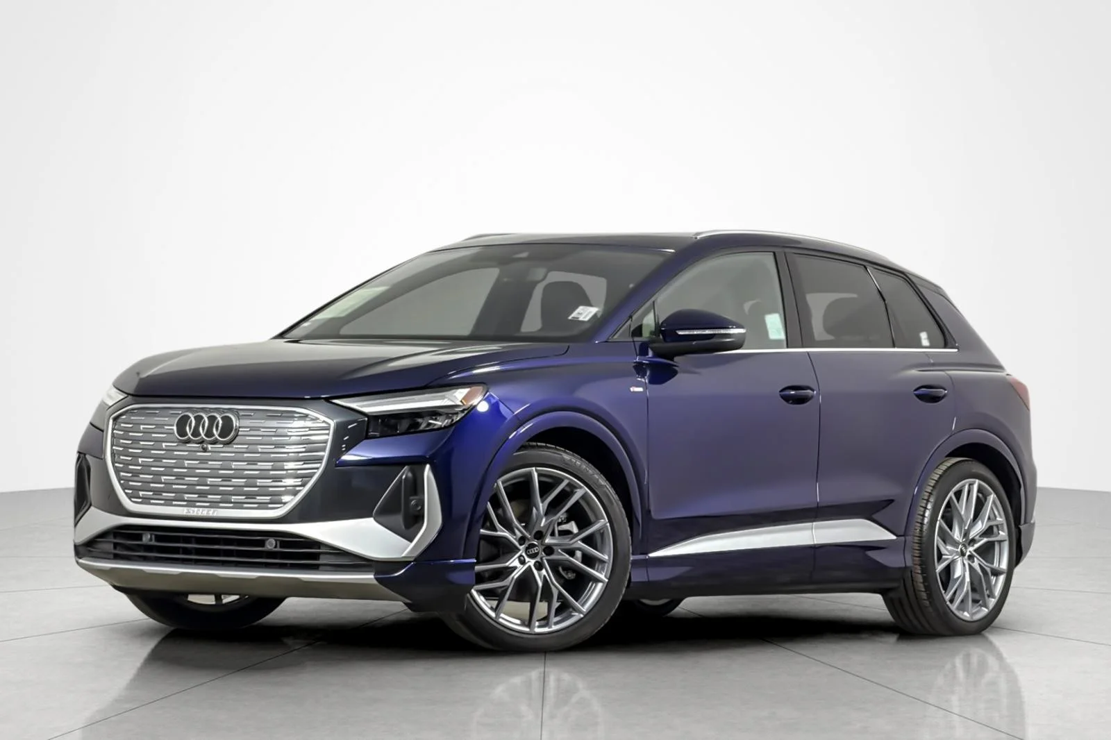 Used 2025 Navarra Blue Metallic Audi Premium Plus 55 quattro image 1